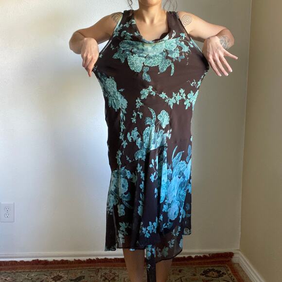 Y2K Beaded Asymmetrical Midi Dress - Picture 4 of 9